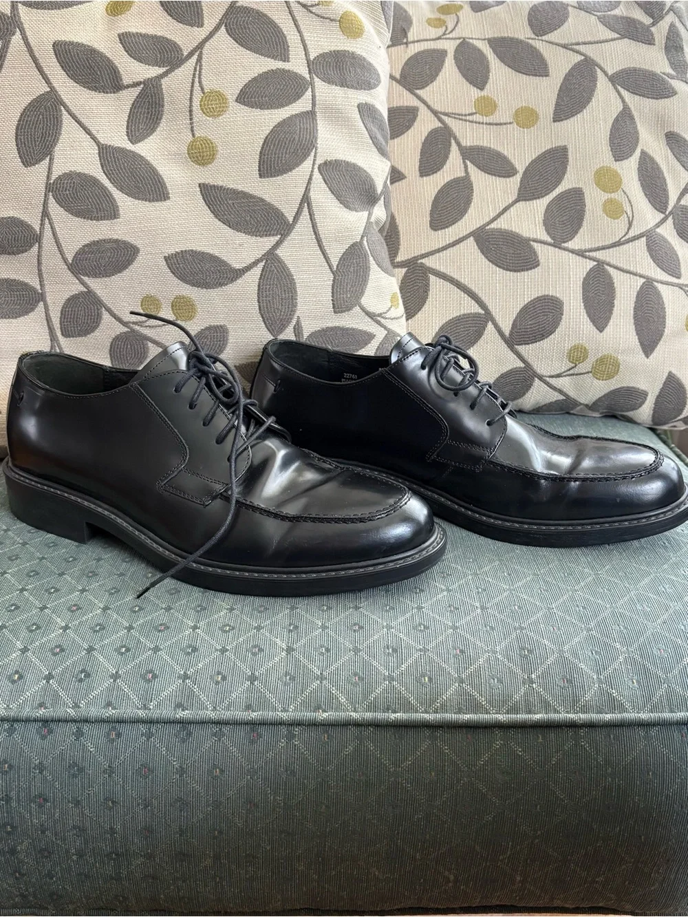 Bostonian Black Leather Lace-Up Oxfords